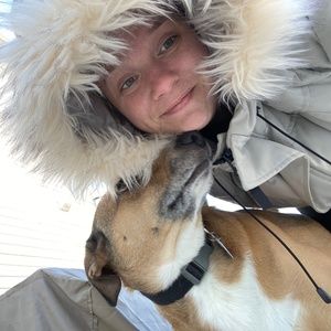 Meet your Posher, Regina